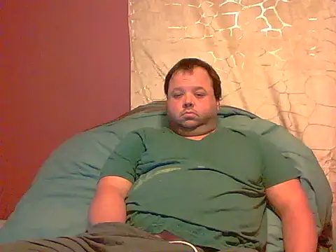 Snapshot of Strongbutgentle36 chatting on October 21, 7:53 am Strongbutgentle36 online show from October 21, 7:53 am
