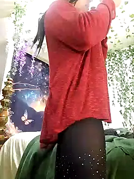 Snapshot of MaddyC6992 chatting on January 4, 10:27 am MaddyC6992 online show from January 4, 10:27 am