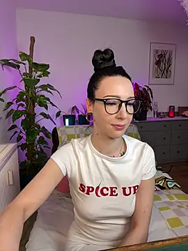 Trixie-Tainted online show from March 17, 11:00 am