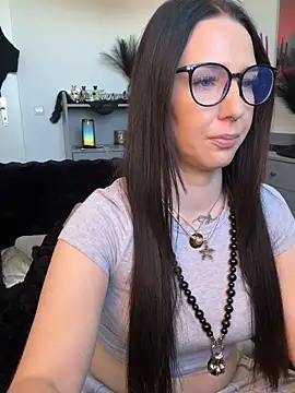 Trixie-Tainted online show from April 8, 2:17 pm