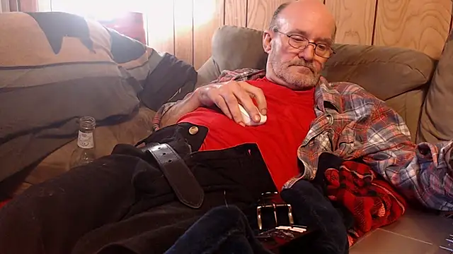 snickers1 online show from April 14, 4:24 pm