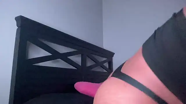 Creamesensation online show from December 10, 8:40 am