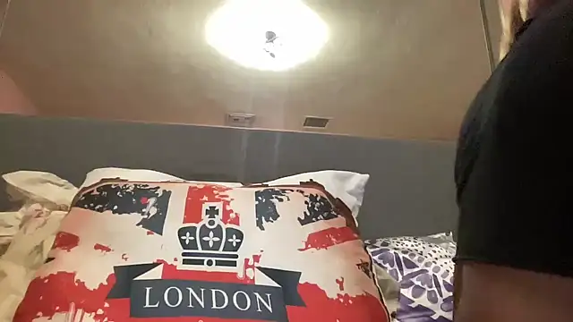 Creamesensation online show from February 9, 3:01 pm