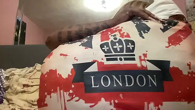 Creamesensation online show from February 9, 10:00 pm