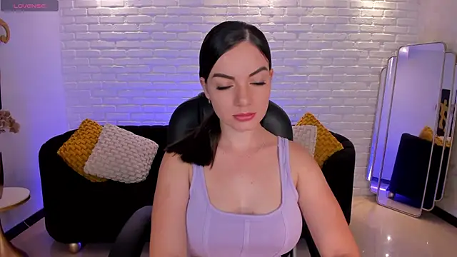 MorganHicks online show from November 3, 7:59 pm