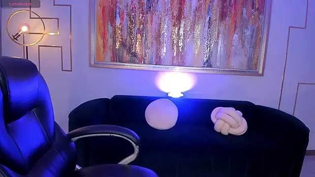 MorganHicks online show from April 6, 10:27 am