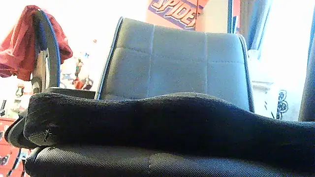 Snapshot of opreatiby chatting on April 8, 4:07 pm opreatiby online show from April 8, 4:07 pm