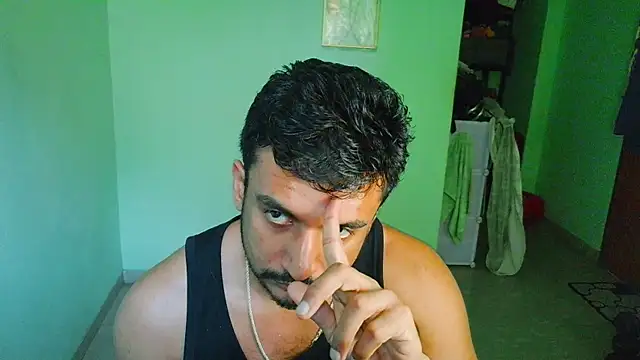 Snapshot of daringcutie chatting on April 11, 7:02 am daringcutie online show from April 11, 7:02 am