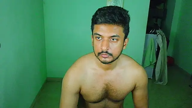 Snapshot of daringcutie chatting on April 18, 12:14 am daringcutie online show from April 18, 12:14 am