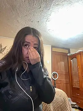 latinfemale online show from October 22, 11:26 pm