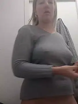 Mllesha74000 online show from December 4, 12:14 pm