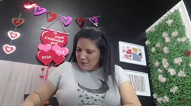 Snapshot of Sharloth_milf chatting on February 16, 3:48 pm Sharloth milf online show from February 16, 3:48 pm