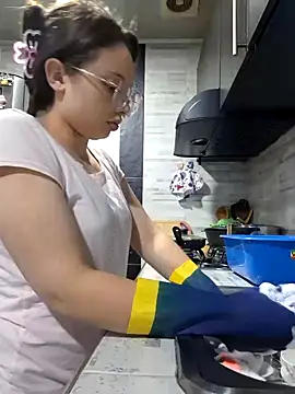 linda-schmidt online show from January 17, 8:11 pm