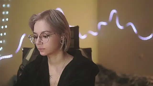 alyssa sweet online show from April 22, 4:48 am