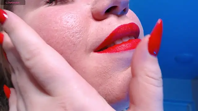 HotTiffani online show from March 3, 8:05 am