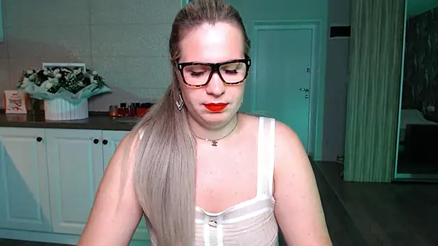 HotTiffani online show from September 14, 3:11 pm