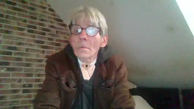 Snapshot of InMeinenMund chatting on December 2, 12:07 pm InMeinenMund online show from December 2, 12:07 pm