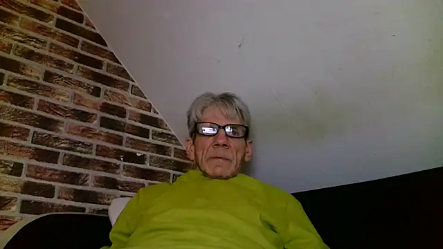 Snapshot of InMeinenMund chatting on February 28, 1:36 pm InMeinenMund online show from February 28, 1:36 pm
