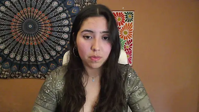 Snapshot of IntimateTales chatting on February 21, 4:05 pm IntimateTales online show from February 21, 4:05 pm