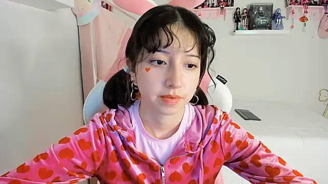 Snapshot of cherrycute chatting on December 3, 4:03 am cherrycute online show from December 3, 4:03 am