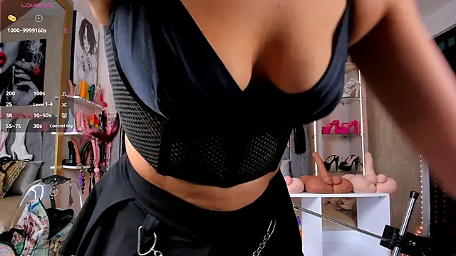 Snapshot of deepthroatlatina chatting on February 20, 4:50 am deepthroatlatina online show from February 20, 4:50 am