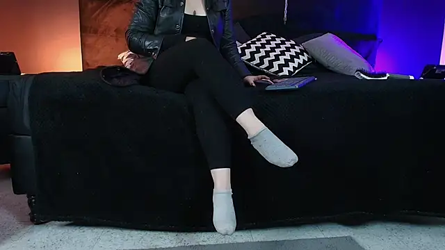  Jade 16 online show from October 15, 11:43 am