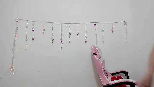 Snapshot of Anal_Milky_Momma chatting on December 4, 6:17 pm Anal Milky Momma online show from December 4, 6:17 pm