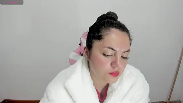 Snapshot of Anal_Milky_Momma chatting on January 16, 10:44 pm Anal Milky Momma online show from January 16, 10:44 pm