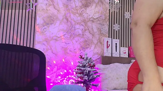 JuliRamirez online show from December 15, 11:25 am