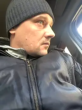 Snapshot of DanielOhCool chatting on January 5, 11:15 am DanielOhCool online show from January 5, 11:15 am