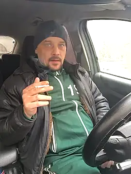 Snapshot of DanielOhCool chatting on February 3, 10:25 am DanielOhCool online show from February 3, 10:25 am