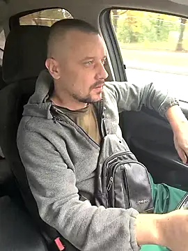 Snapshot of DanielOhCool chatting on September 19, 8:27 am DanielOhCool online show from September 19, 8:27 am