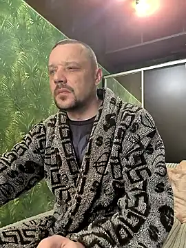 DanielOhCool online show from April 10, 4:06 am