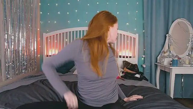 Snapshot of GingerArin chatting on January 17, 11:37 am GingerArin online show from January 17, 11:37 am