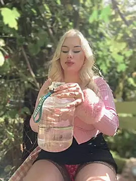 LaraHollywood online show from September 22, 6:26 am