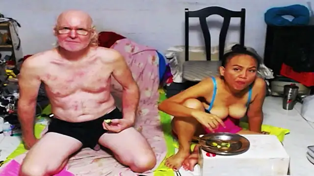 1CuteAndSexy69 online show from March 7, 2:12 pm