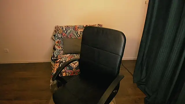 Angelaroberti3 online show from March 8, 7:50 pm