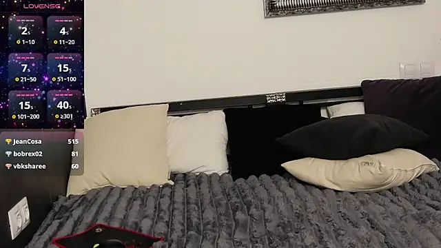 Ashley Ross  online show from March 13, 10:47 am