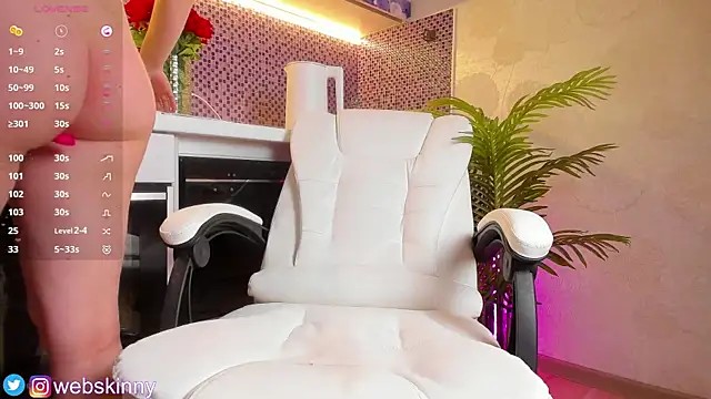 Top Skinny online show from February 26, 12:27 am