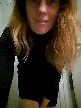 MissLilooo online show from December 2, 7:49 pm