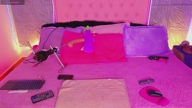 Snapshot of macasweet chatting on September 26, 11:42 pm macasweet online show from September 26, 11:42 pm