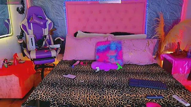 Snapshot of macasweet chatting on November 28, 10:01 pm macasweet online show from November 28, 10:01 pm