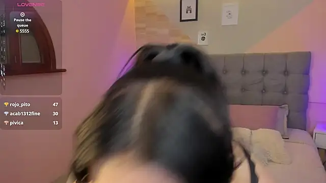  Abril W online show from February 23, 7:07 pm