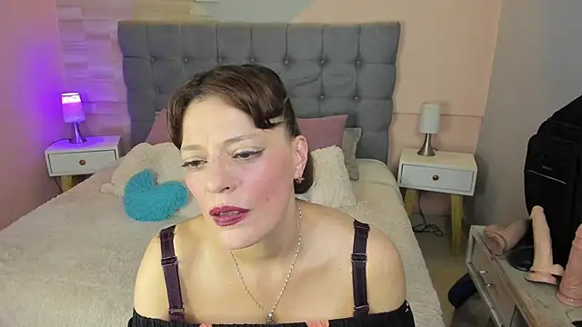  Abril W online show from October 24, 11:45 pm