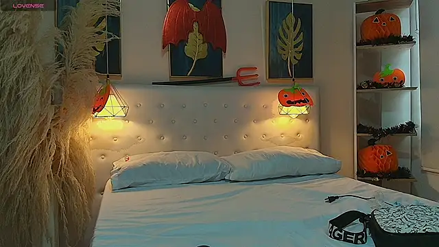 valerie lya online show from October 16, 8:43 pm