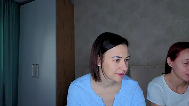 sweeetgirls2021 online show from December 1, 3:00 am