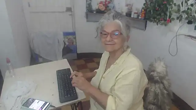 FunnyGrandma online show from February 20, 3:12 am