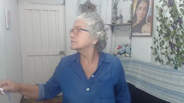 FunnyGrandma online show from September 25, 11:30 pm