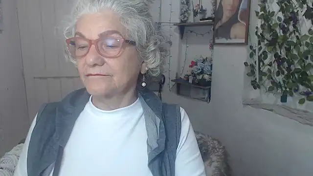 FunnyGrandma online show from October 15, 1:06 am