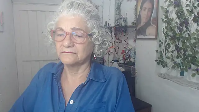 FunnyGrandma online show from October 26, 11:31 pm